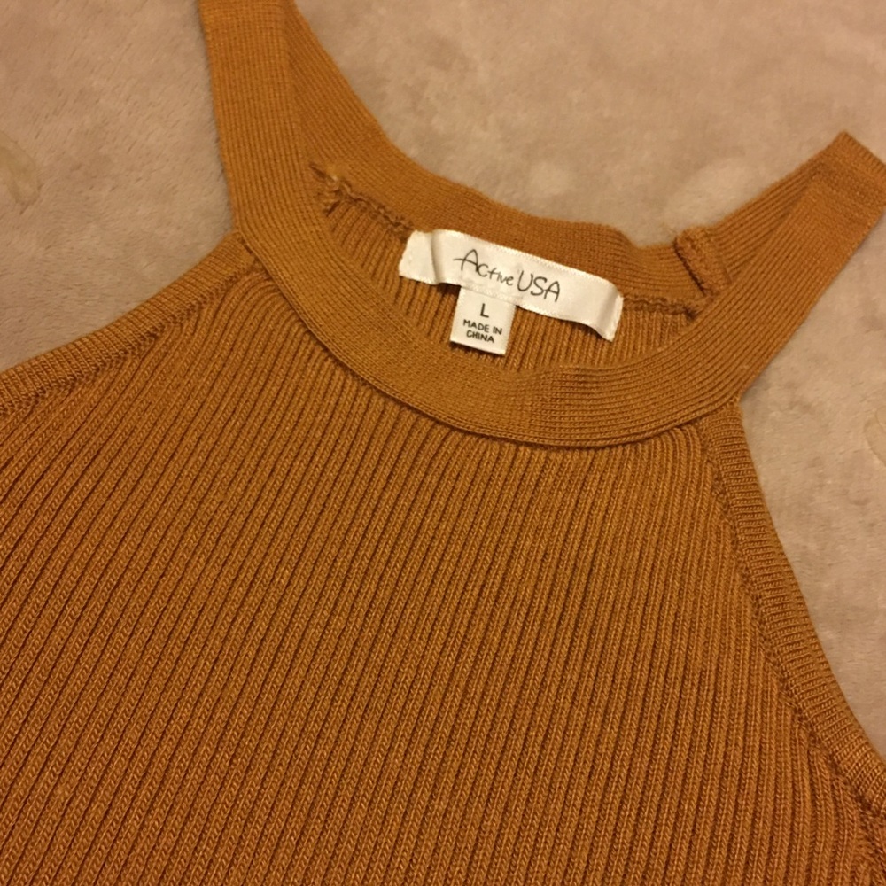 Top - Picture 2 of 4